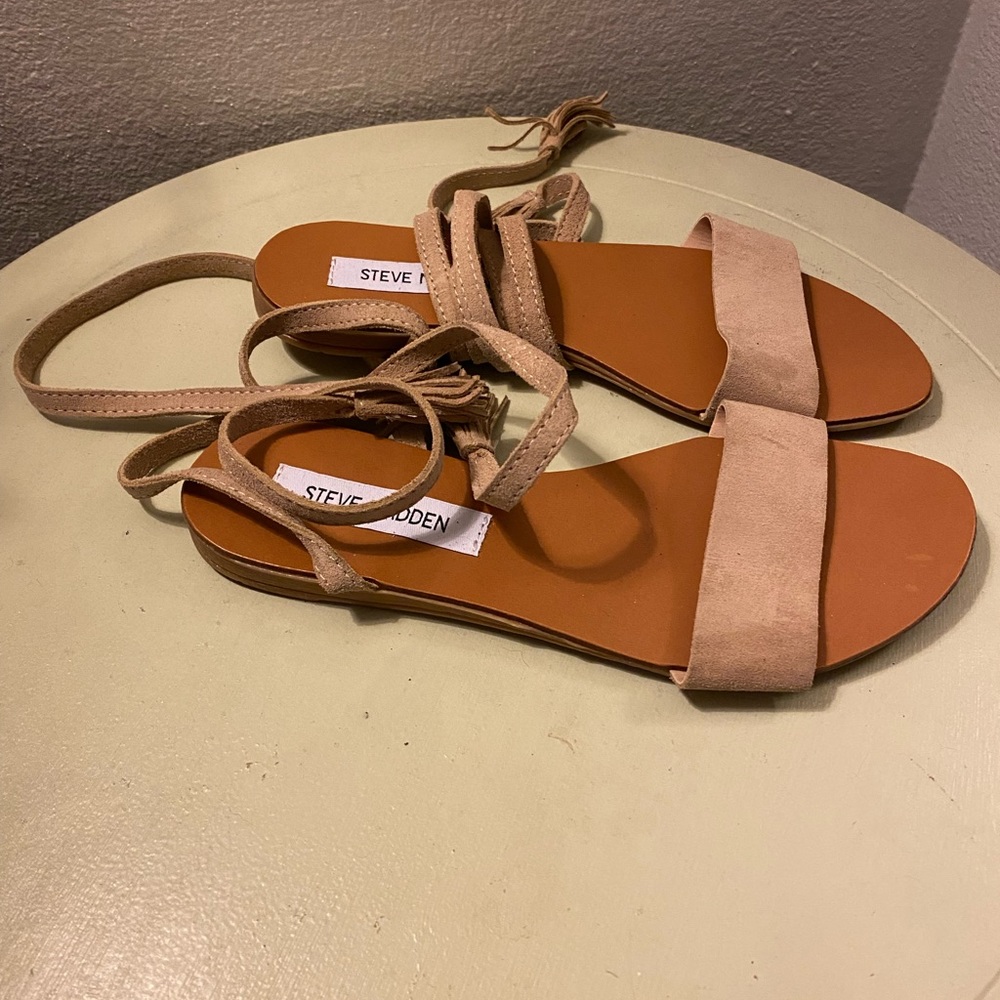 Steve Madden - Picture 2 of 3